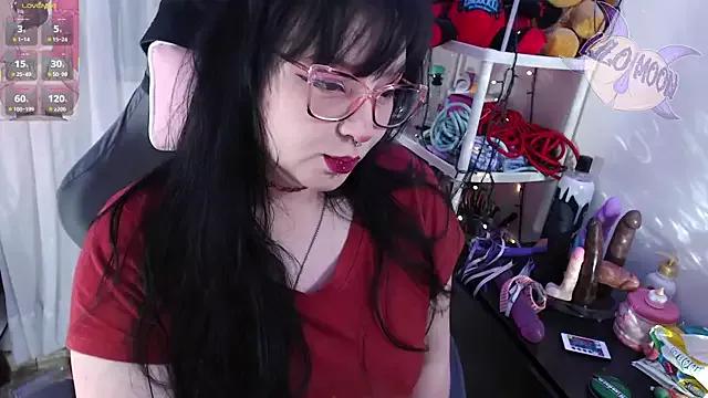 LiloMoon69 from StripChat