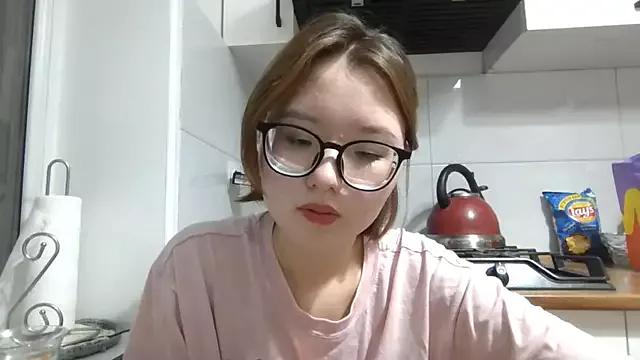 LilyTaylors from StripChat is Freechat