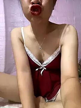 Lina-sexyy from StripChat is Freechat