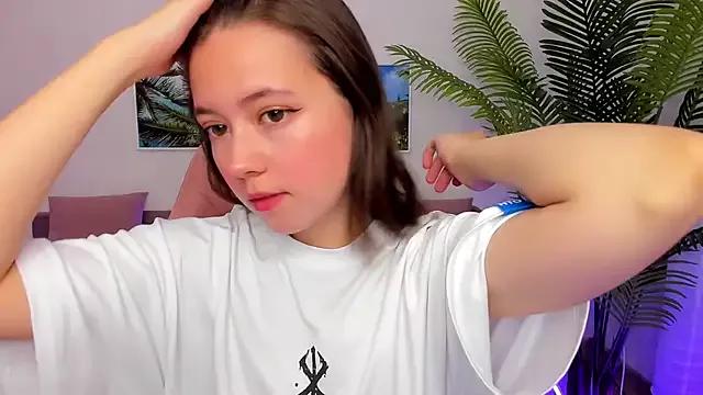 Lina_Brownie from StripChat is Freechat