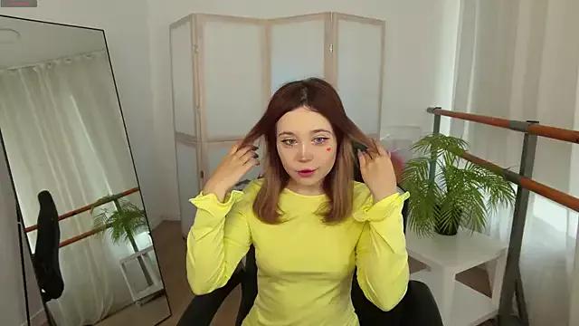 Lina_Glow from StripChat is Freechat