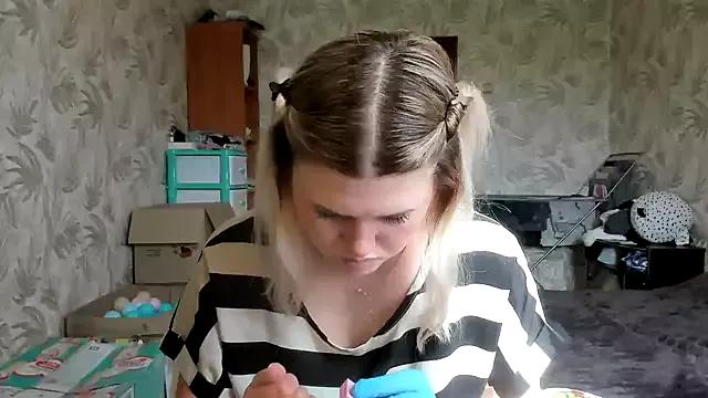 lina_kisss from StripChat is Freechat