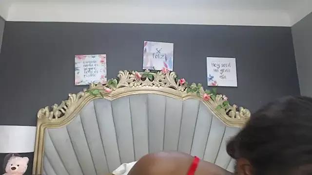 LindaBird from StripChat is Freechat