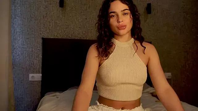 lindaclars1 from StripChat is Freechat