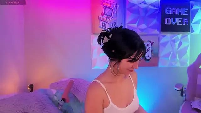 LindaWz_ from StripChat is Freechat