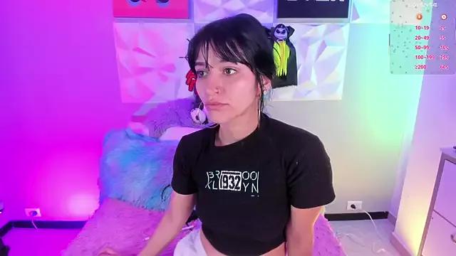 LindaWz_ from StripChat is Freechat