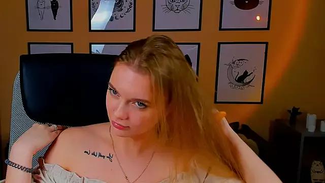 LisaMitchell from StripChat is Freechat
