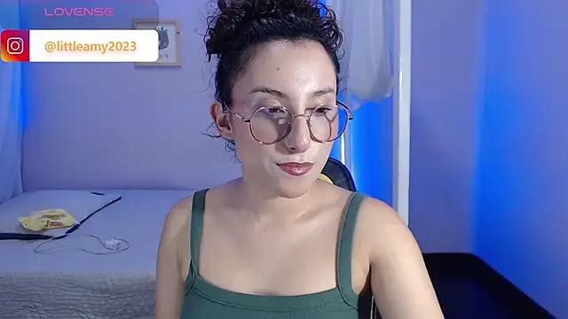 Entertain your itch for girls livestreamers with our collection of stunning models, skilled in the art of temptation and delight.
