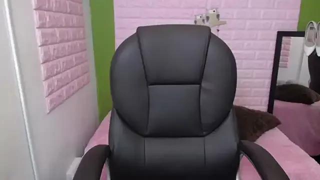 little__nickii from StripChat is Freechat