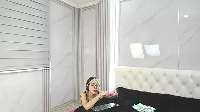 Entertain your itch for girls livestreamers with our collection of stunning models, skilled in the art of temptation and delight.