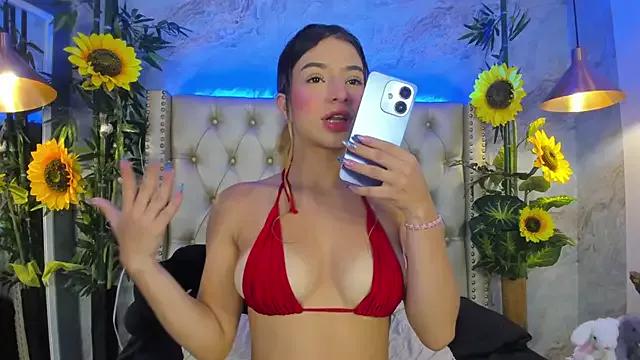 LittleeJaz from StripChat is Freechat