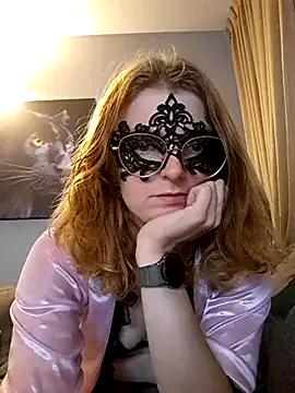 littlelesleytje from StripChat is Freechat