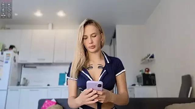 lluna_drug from StripChat is Freechat