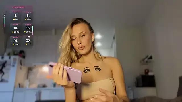 lluna_drug from StripChat is Freechat