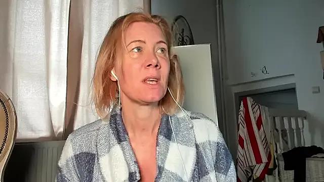 Lola_Belgium from StripChat