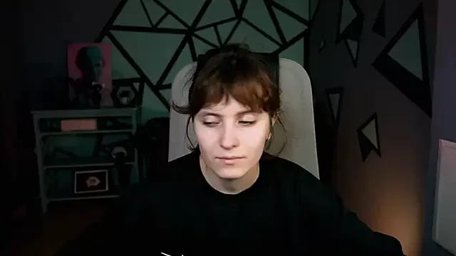LolaAsmus from StripChat is Freechat