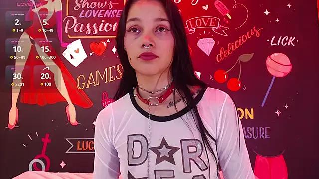 LolaLarsson from StripChat is Freechat