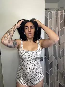 Lolathebaddie from StripChat is Freechat