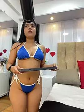 Loly_petitte from StripChat is Freechat