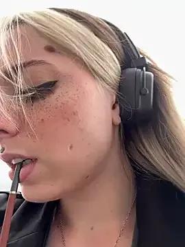 Photos of LoraaDoll from StripChat is Freechat