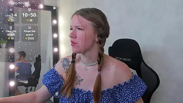Lori_Shannon from StripChat is Freechat