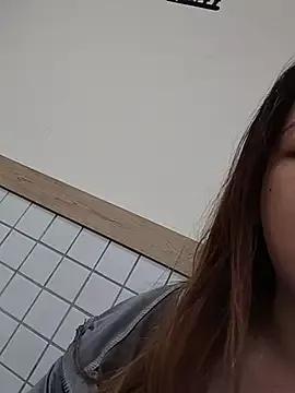 Lovelyanan from StripChat is Freechat