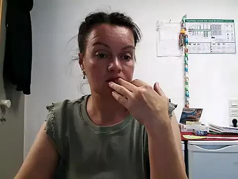 LoveNBloom from StripChat is Freechat