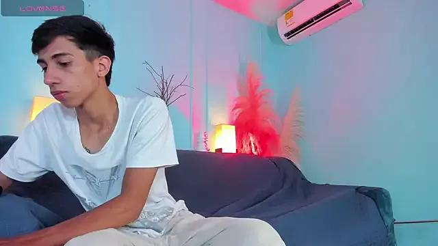 Lucian_Davi from StripChat is Freechat