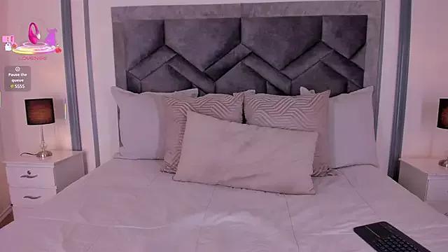 lucianacohelo from StripChat is Freechat