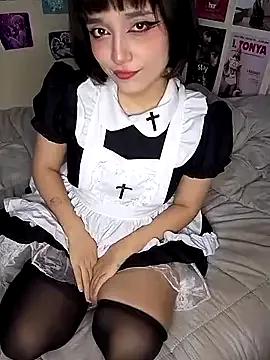 Entertain your itch for girls livestreamers with our collection of stunning models, skilled in the art of temptation and delight.
