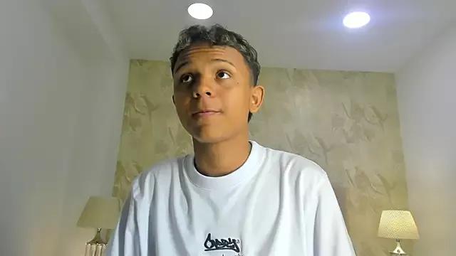 Lucien_Gray_ from StripChat is Freechat