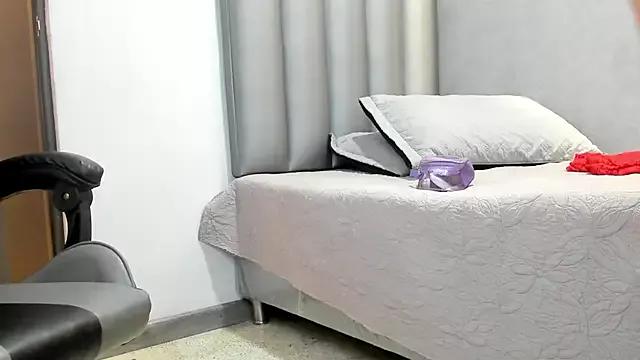 Lucy-23 from StripChat is Freechat