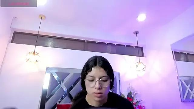 Lucy_Roouse from StripChat is Freechat