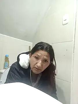 Lucy_Squirt69 from StripChat is Freechat