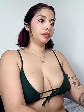 LucyMartelli from StripChat is Freechat