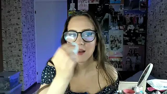 LucyRose3 from StripChat is Freechat