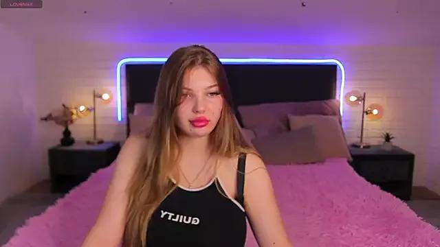 Lulu__Kiss from StripChat is Freechat