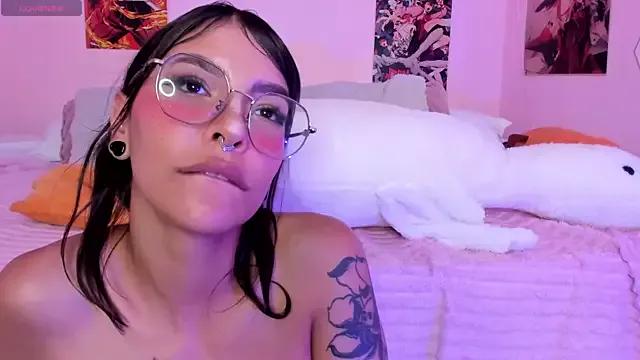 Entertain your itch for girls livestreamers with our collection of stunning models, skilled in the art of temptation and delight.