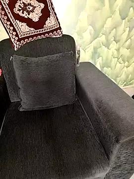 Luna-Derling from StripChat is Freechat