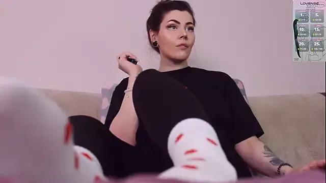 Entertain your itch for girls livestreamers with our collection of stunning models, skilled in the art of temptation and delight.