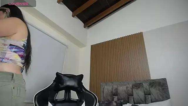 luna_killari from StripChat is Freechat