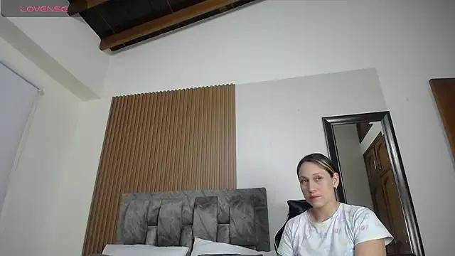 luna_killari from StripChat is Freechat