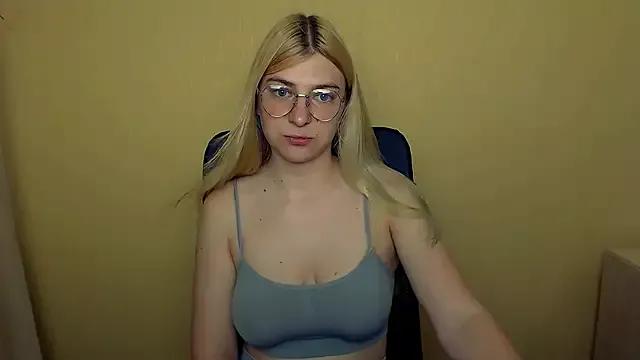 Entertain your itch for girls livestreamers with our collection of stunning models, skilled in the art of temptation and delight.