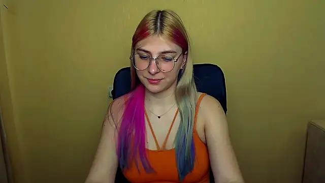Entertain your itch for girls livestreamers with our collection of stunning models, skilled in the art of temptation and delight.