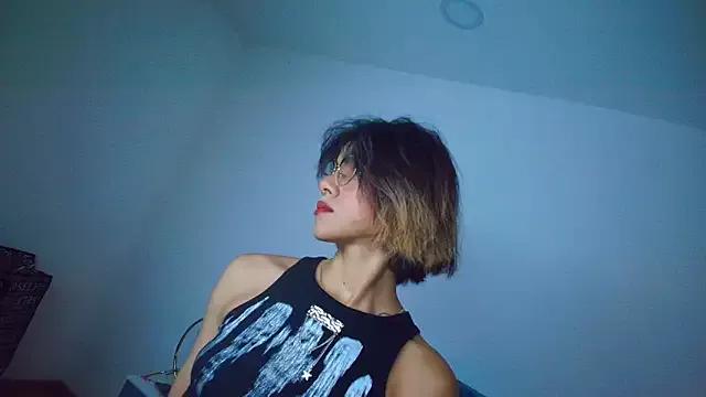 Luna_McClean from StripChat is Freechat