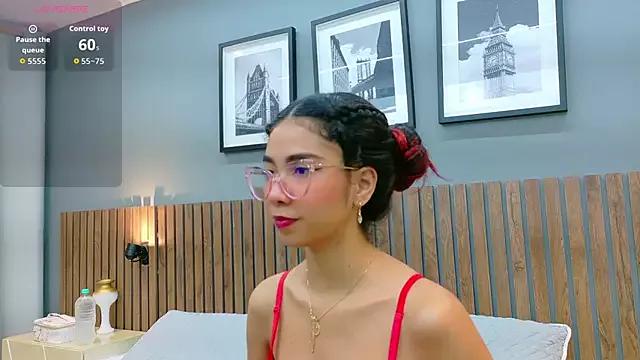 luna_roja25 from StripChat is Freechat