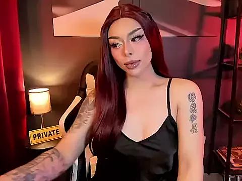 LUNA_ROYALE from StripChat is Freechat