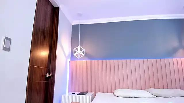Luna_smiith_ from StripChat is Freechat
