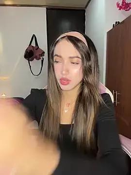 lunaa_kiss19 from StripChat is Freechat