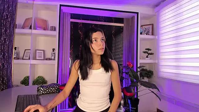LunaaFerrari from StripChat is Freechat